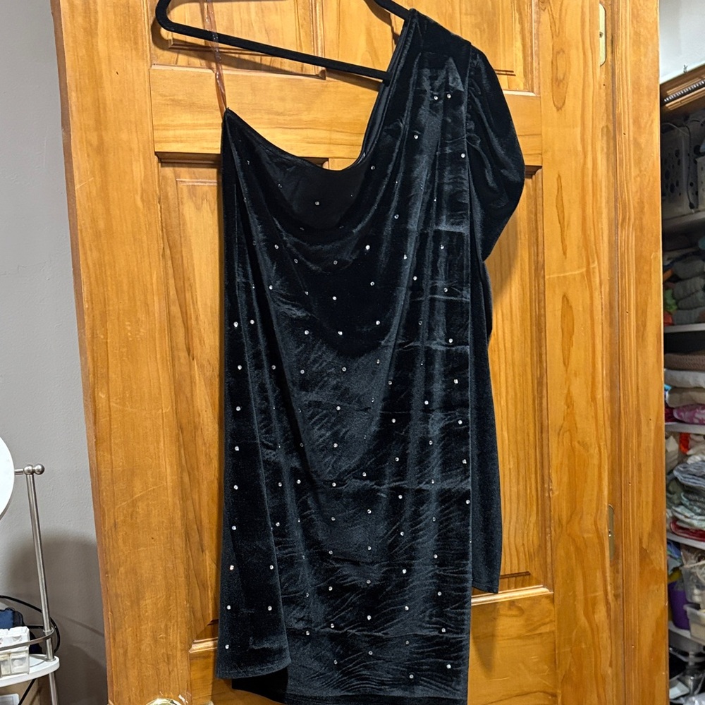 Chic Black Velvet Asymmetrical dress